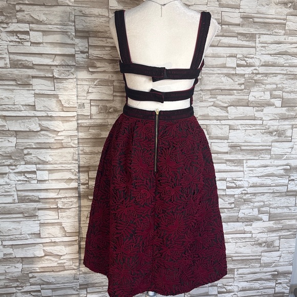 JARIYA Medium CROCHET BACKLESS DRESSS - Picture 6 of 13